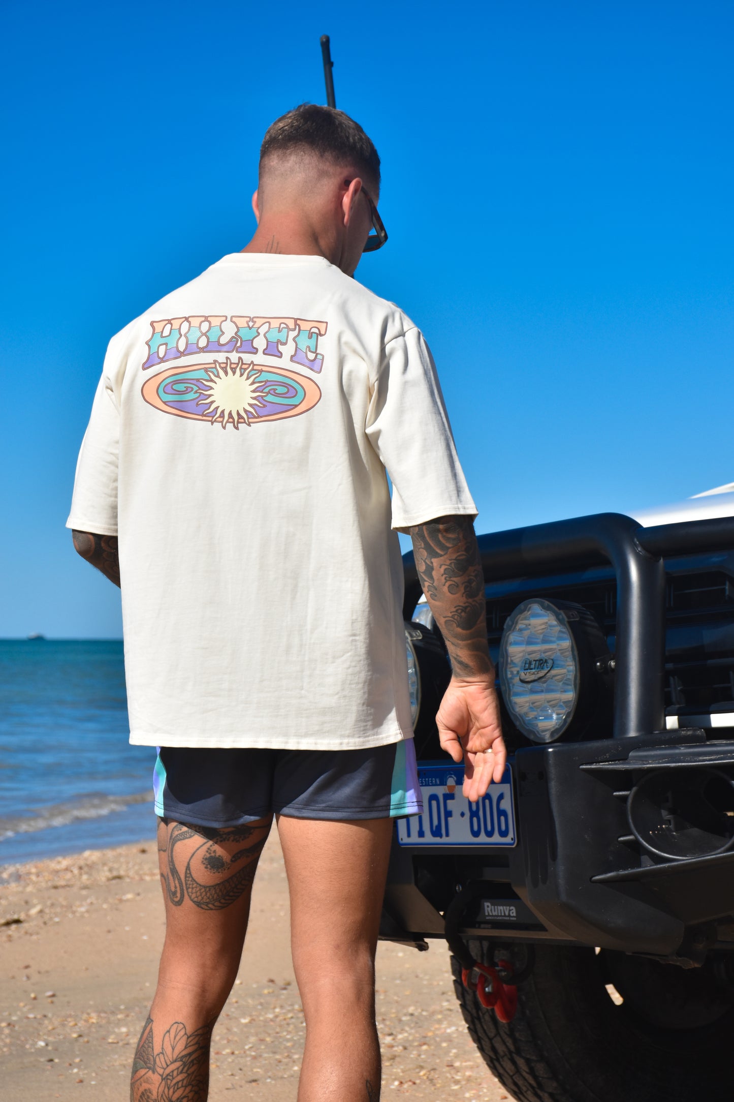 SUNDAZE TEE SAND