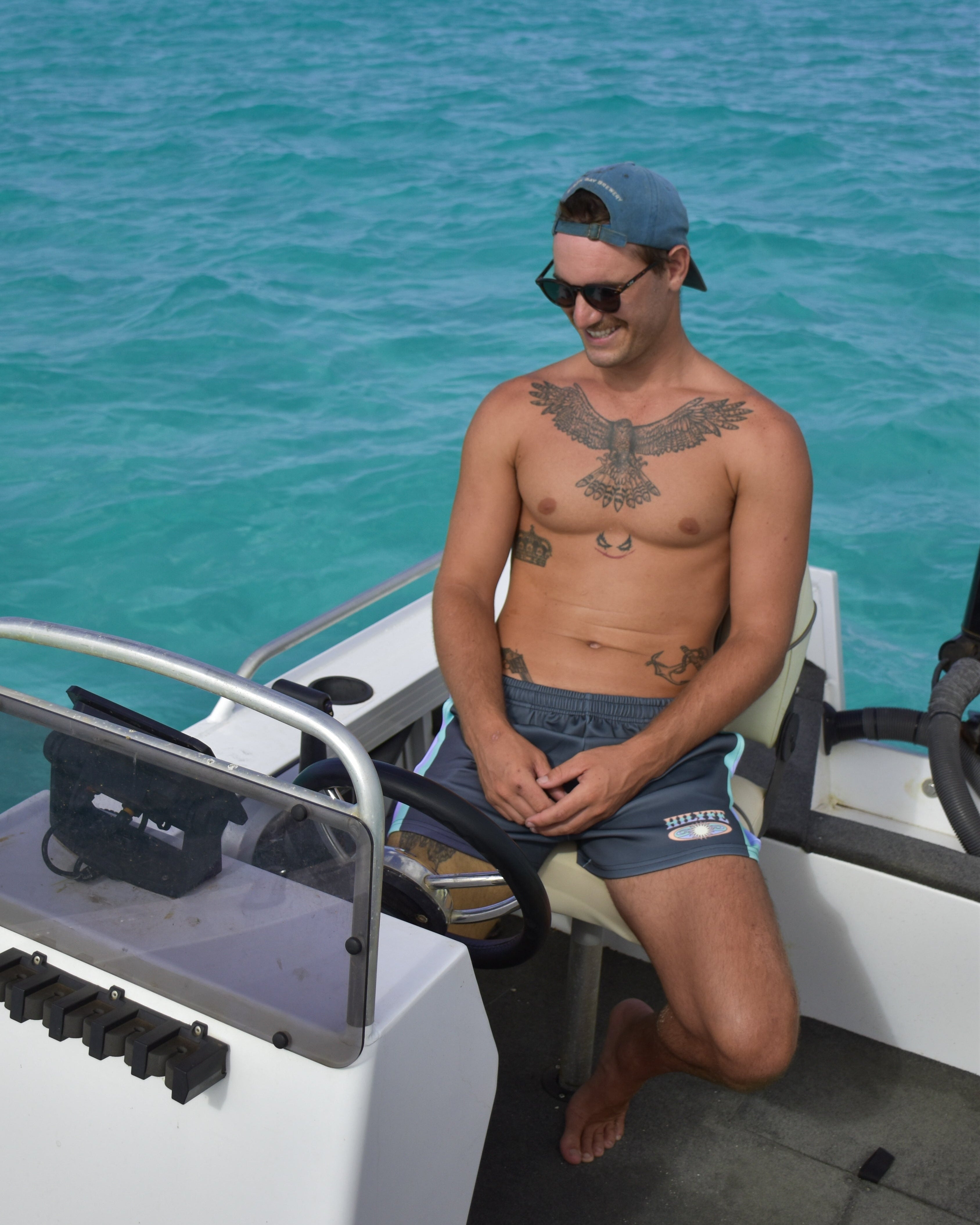 SUNDAZE SHORTS CHARCOAL