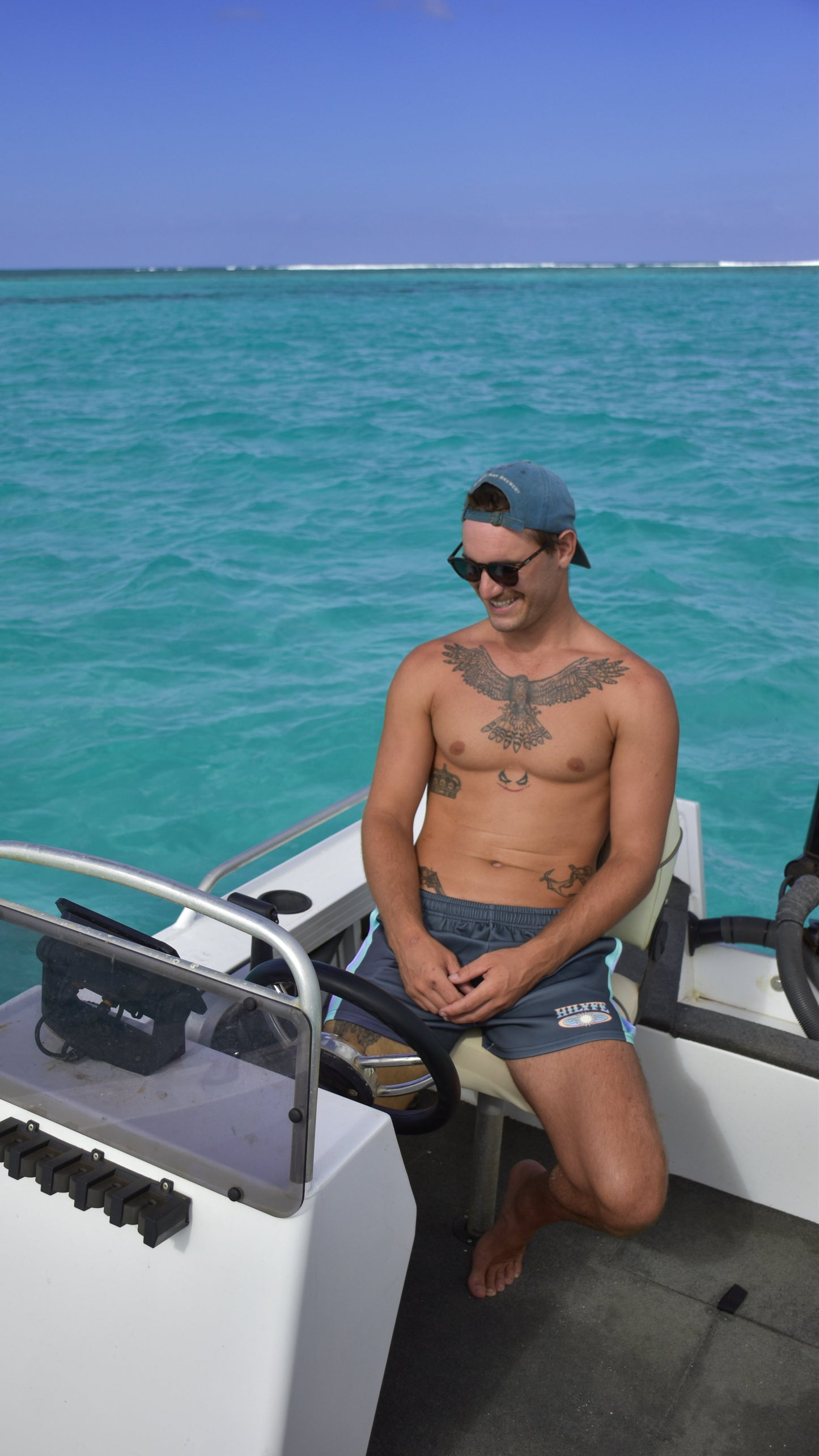 SUNDAZE SHORTS CHARCOAL