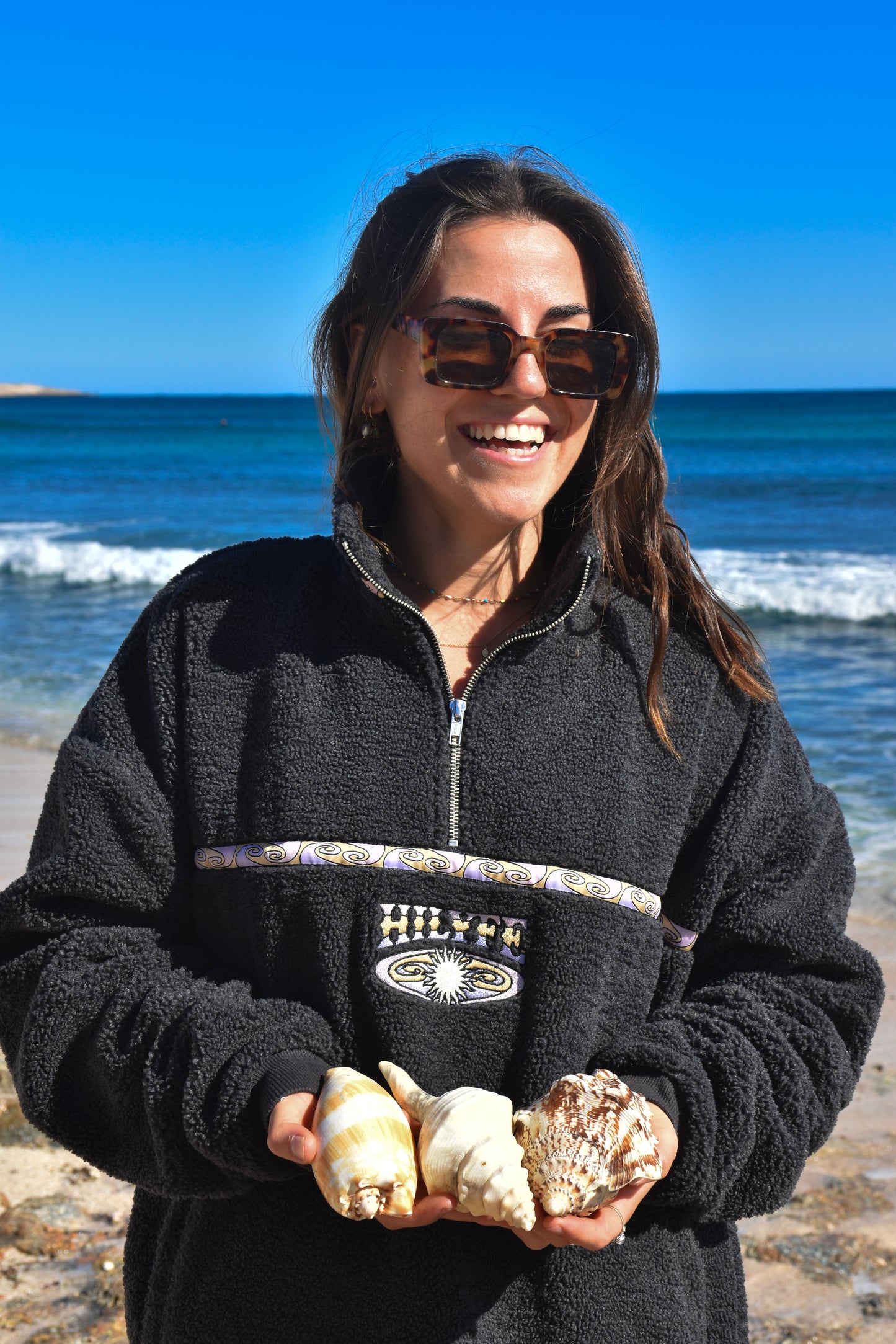 SUNDAZE QUARTER ZIP CHARCOAL